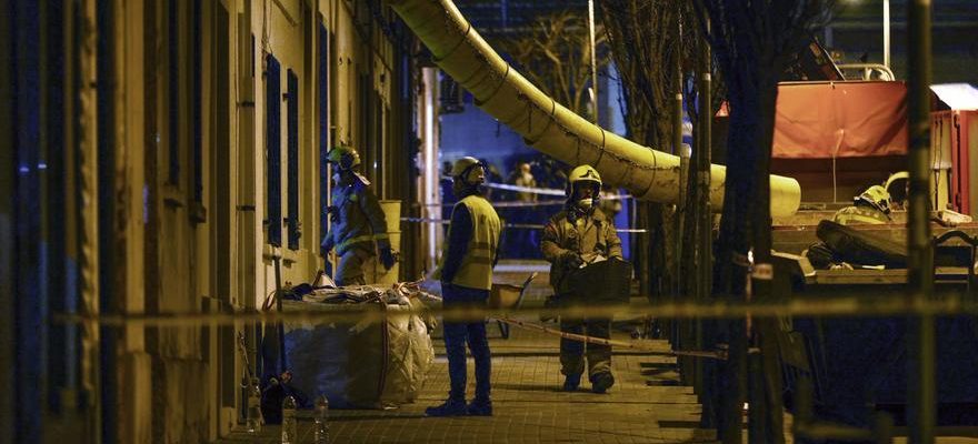 Au moins trois morts dans leffondrement dun immeuble a Badalona