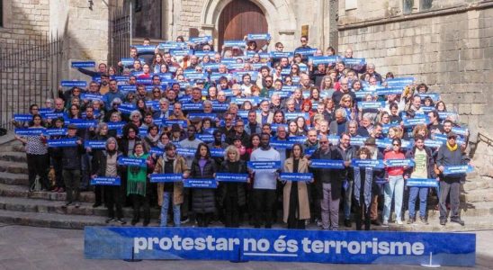 Des representants de la societe civile catalane denoncent le lien
