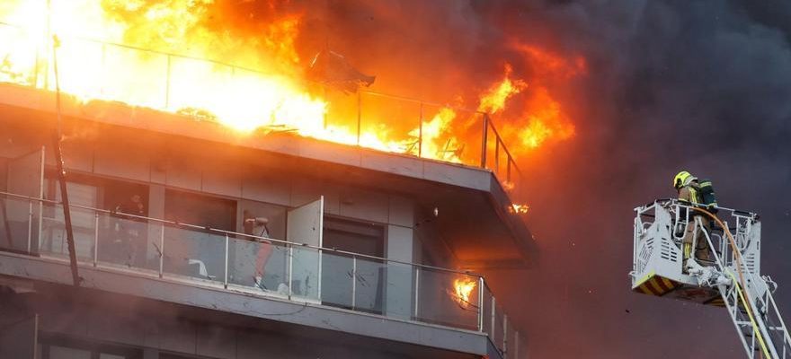 El heroico trabajo de los bomberos en el incendio de