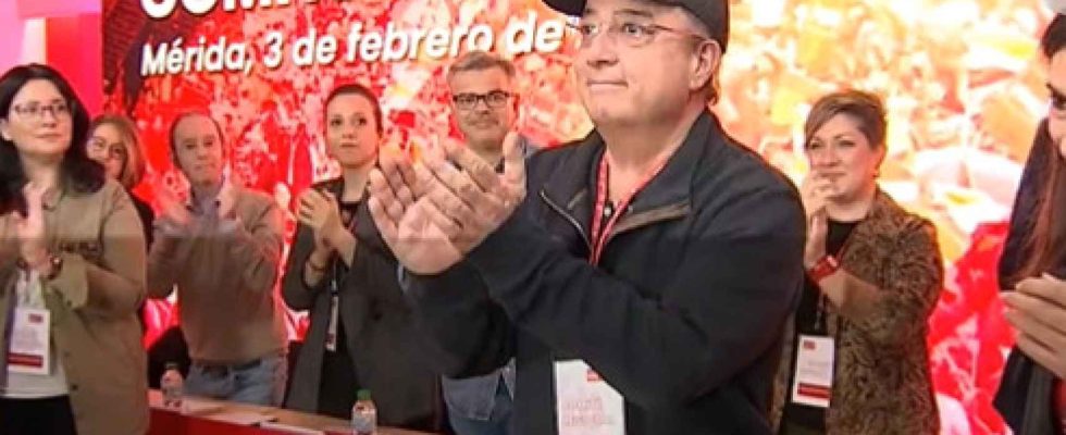 Fernandez Vara reapparait au comite du PSOE dEstremadure sous une