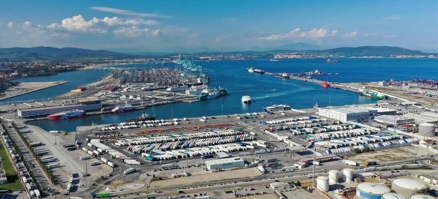 Huit tonnes de cocaine interceptees dans le port dAlgesiras