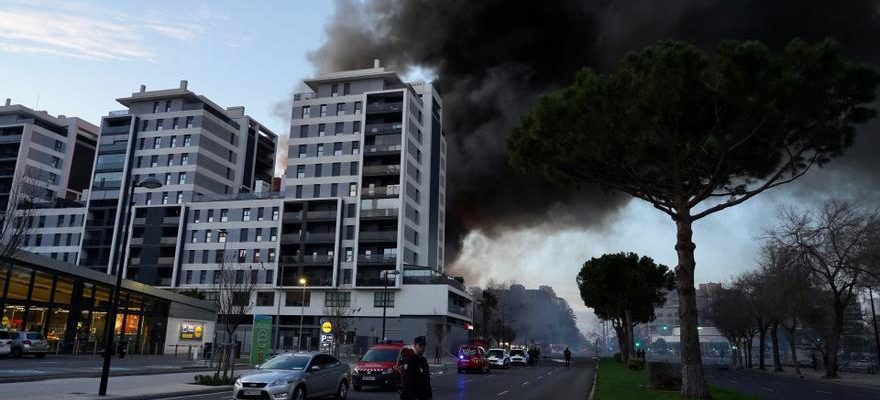 INCENDIE A VALENCE Lun des voisins concernes Nous