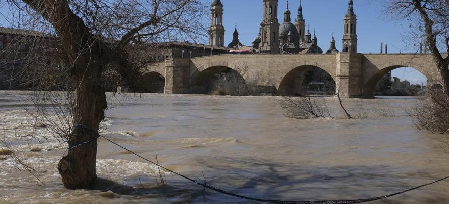 Inondations Ebre Aragon Saragosse Aragon maintient un calme tendu