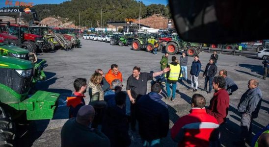 Junqueras rejoint la caravane des agriculteurs de Barcelone contre les