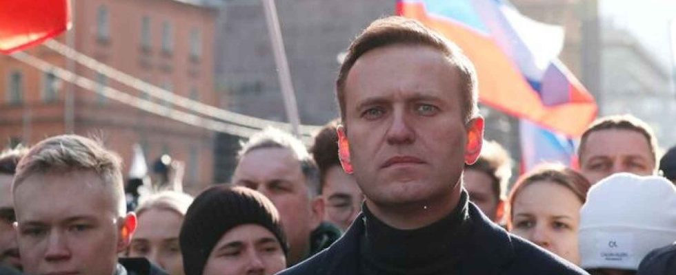 La famille de Navalny visite la morgue et son porte parole