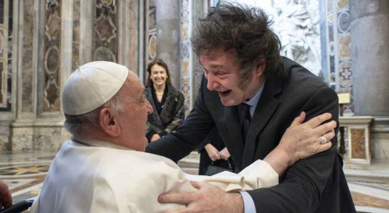 Le pape Francois embrasse Milei au Vatican Tu tes