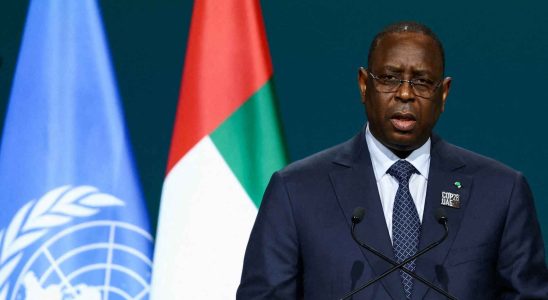 Le president du Senegal retarde les elections dans lun des