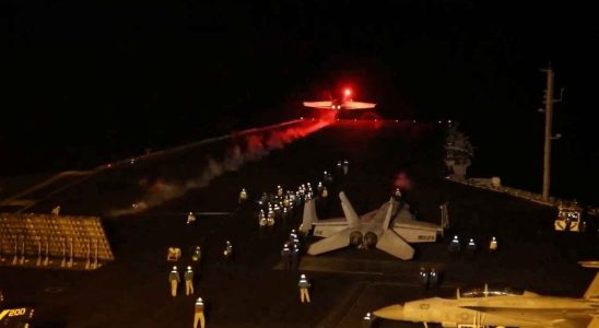 Les Etats Unis abattent douze drones houthis face a une attaque