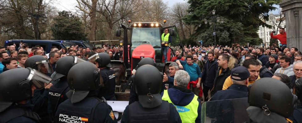 Les agriculteurs manifestent aujourdhui en direct