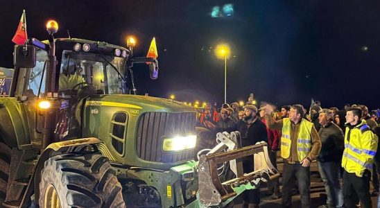 Les agriculteurs portugais menacent de couper la frontiere avec lEspagne