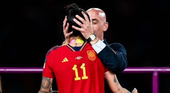 Les joueurs espagnols sont entendus apres une emeute de baisers