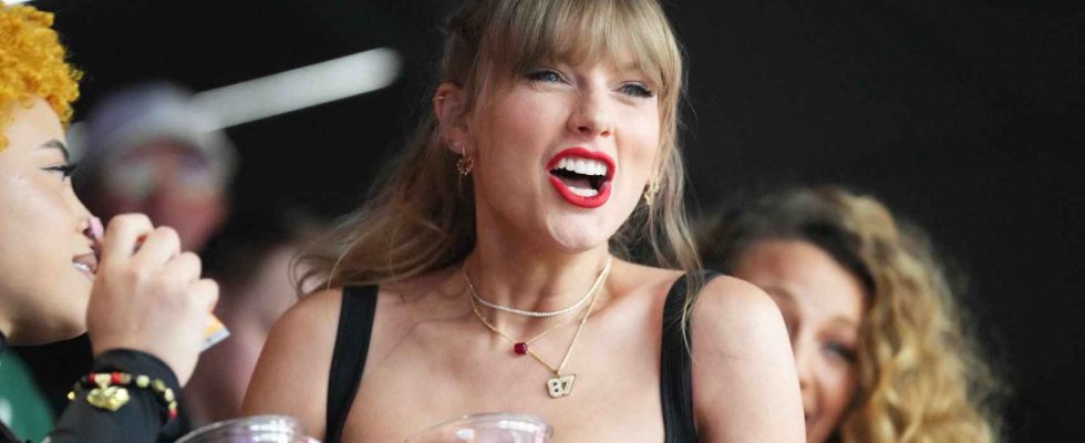 Taylor Swift respire lamour au Super Bowl avec le numero