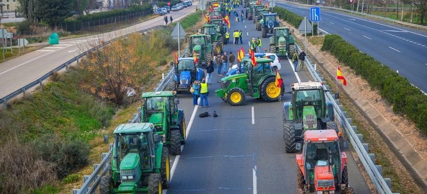 Un conducteur de tracteur qui participait aux manifestations de Madrid