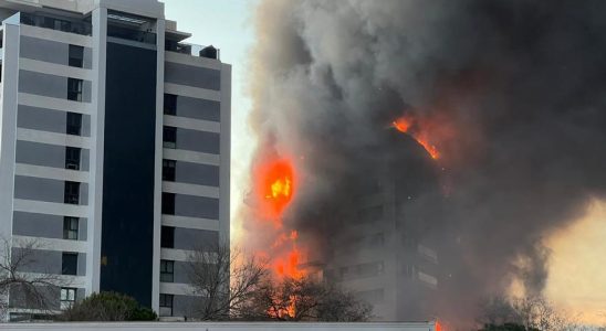 Un incendie devore un batiment a Valence