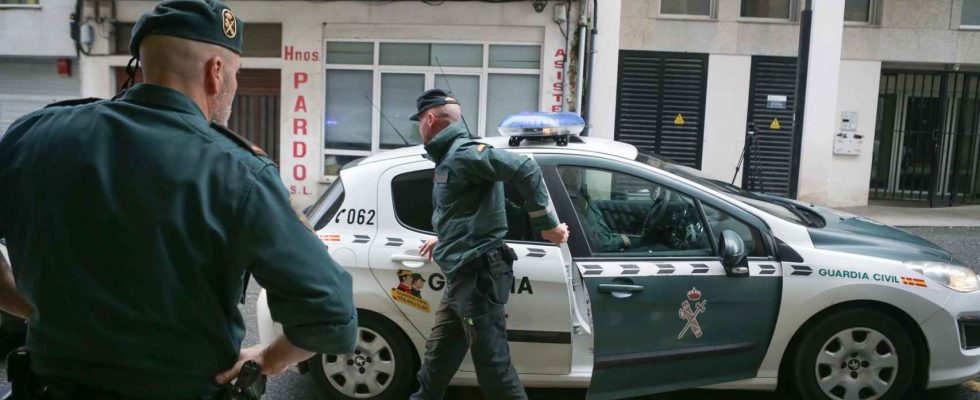 Un pretre et sa compagne arretes a Don Benito Badajoz