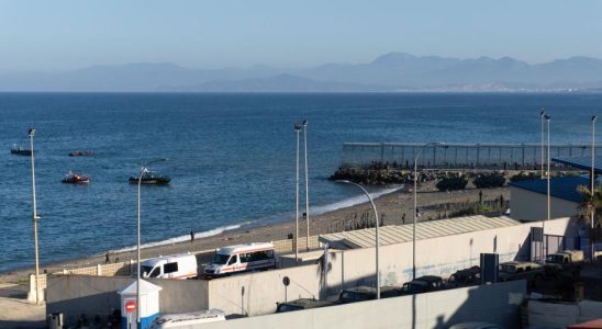 26 immigres arrivent a Ceuta a la nage dont trois