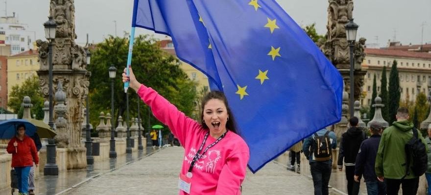 De jeunes pro europeens espagnols conspirent contre labstention aux elections europeennes