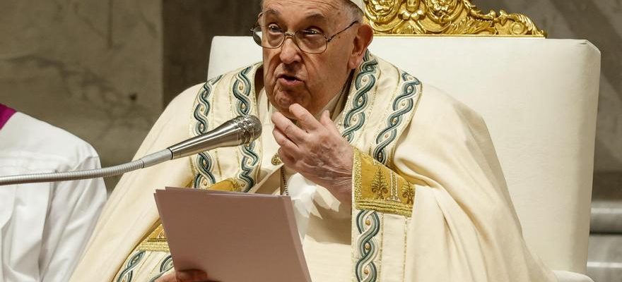 Le Pape reapparait a la Veillee pascale en se souvenant