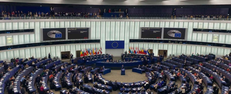 Le Parlement europeen reaffirme son soutien a la loi sur