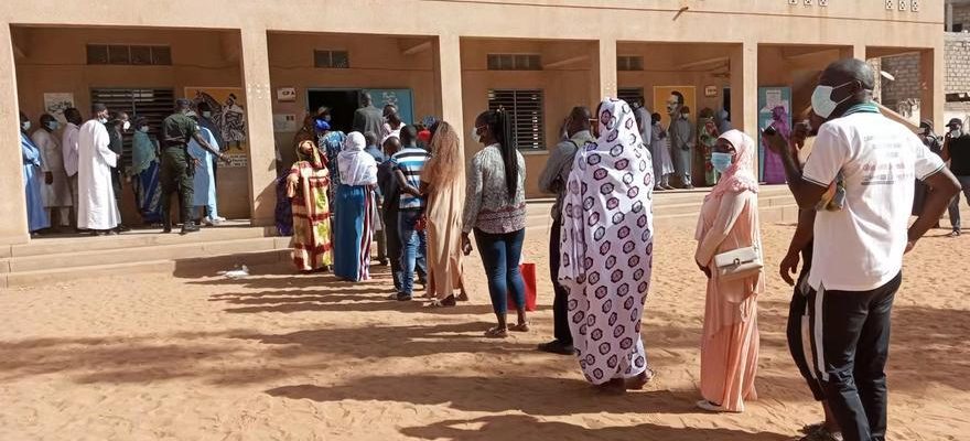 Le Senegal se rend aux urnes apres le seisme politique