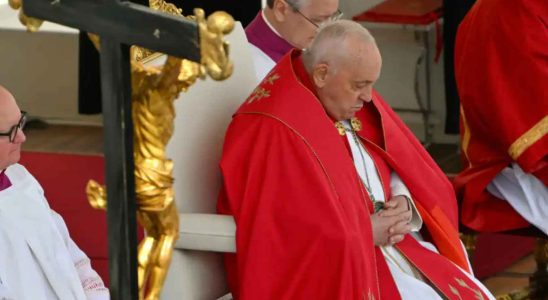 Le pape Francois visiblement fatigue saute lhomelie du dimanche des