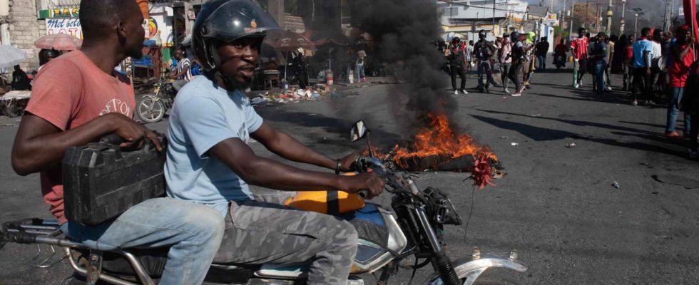 Le pays est a la merci des gangs apres la