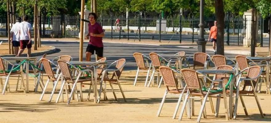 Les hoteliers facturent 10 euros supplementaires pour une table au