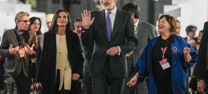 Les rois dEspagne Felipe VI et Letizia inaugurent ARCO