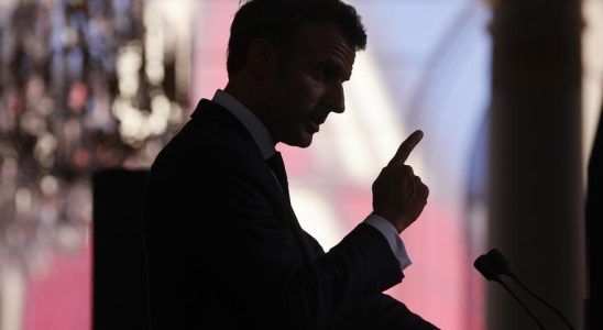 Macron insiste sur le fait de ne pas exclure lenvoi