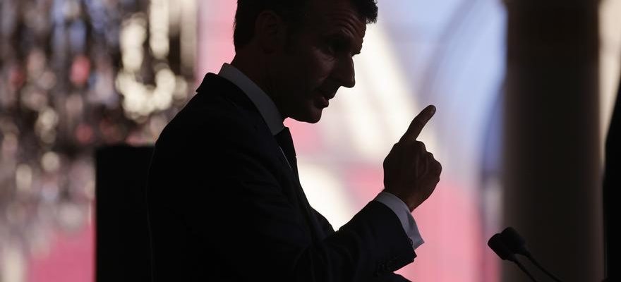 Macron insiste sur le fait de ne pas exclure lenvoi