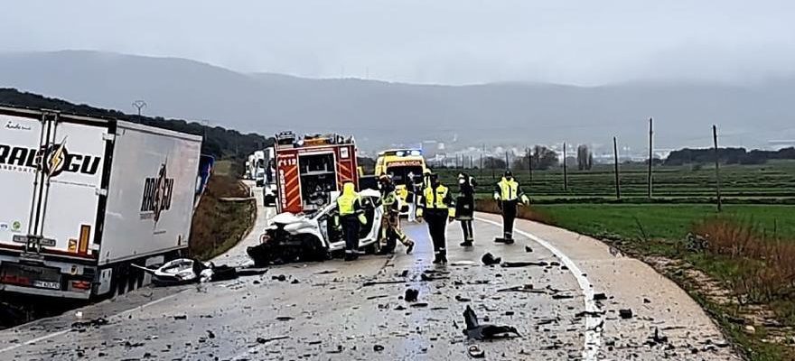 Trois morts dans la collision entre un camion et une