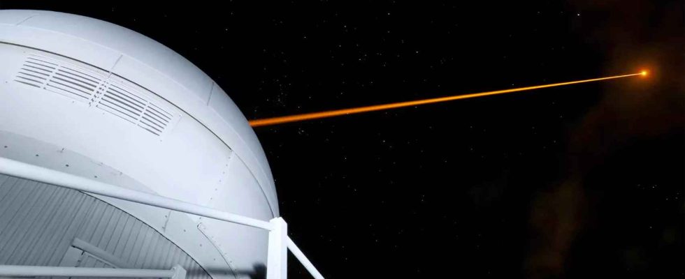 le puissant faisceau laser pour detruire les restes des satellites