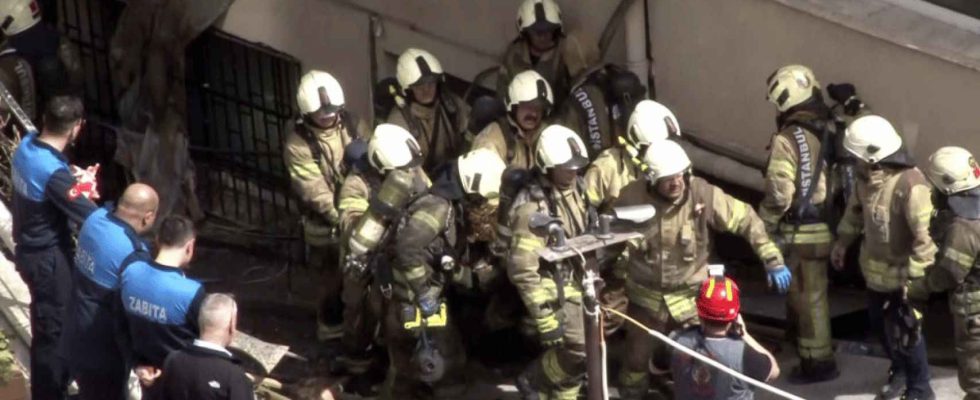 Au moins 29 morts et plusieurs blesses dans lincendie dune