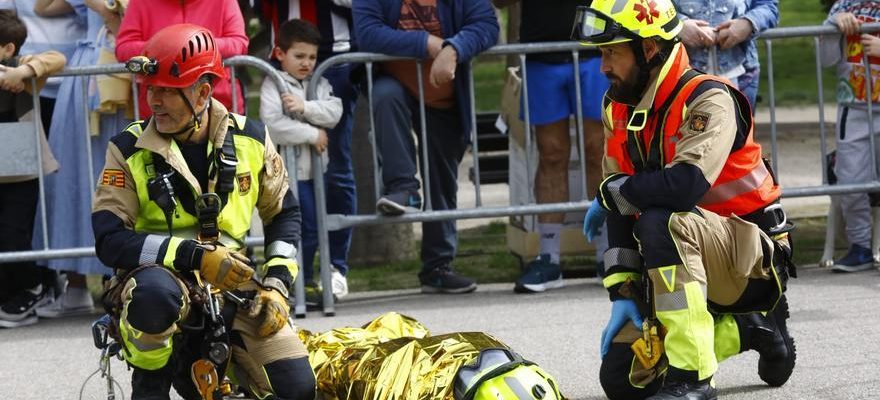 En images Les pompiers de Saragosse effectuent un exercice