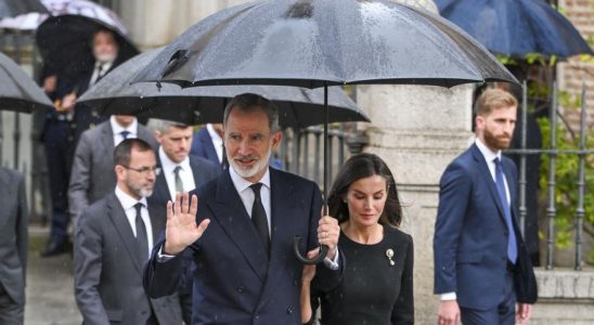 Felipe VI et Juan Carlos se retrouvent aux funerailles de
