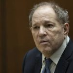 La condamnation pour viol dHarvey Weinstein annulee — RT Entertainment