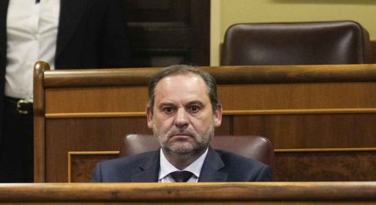 Le PSOE cede a ses partenaires et Abalos temoignera devant