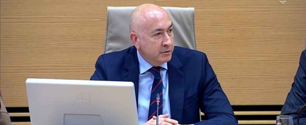 Le PSOE envisage de suspendre la commission des masques jusquapres