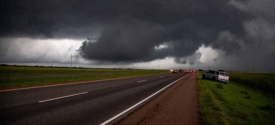 Plusieurs tornades devastent lOklahoma USA et font au moins quatre