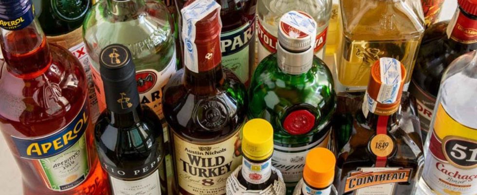 Pourquoi les scientifiques veulent que les boissons alcoolisees mettent en
