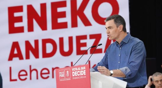 Sanchez accuse PP et Vox de banaliser la dictature