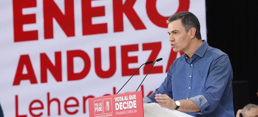 Sanchez accuse PP et Vox de banaliser la dictature