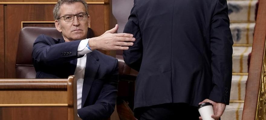 sans opposition distance dAznar et contre lunilateralisme de Sanchez