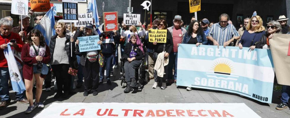 200 personnes manifestent a Madrid contre la visite de Javier