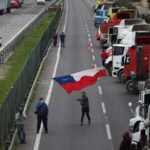 Des camionneurs chiliens bloquent la frontiere nord contre limmigration clandestine