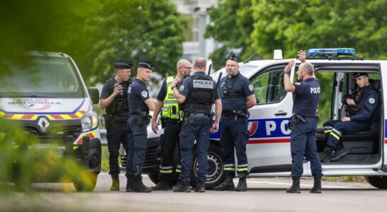 Des helicopteres et 200 agents mobilises en France pour rechercher