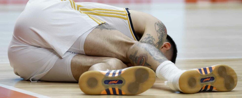 Gaby Deck se dechire le ligament collateral de son genou