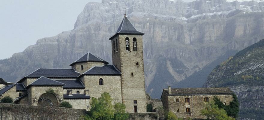 La petite ville de Huesca qui pourrait servir de decor