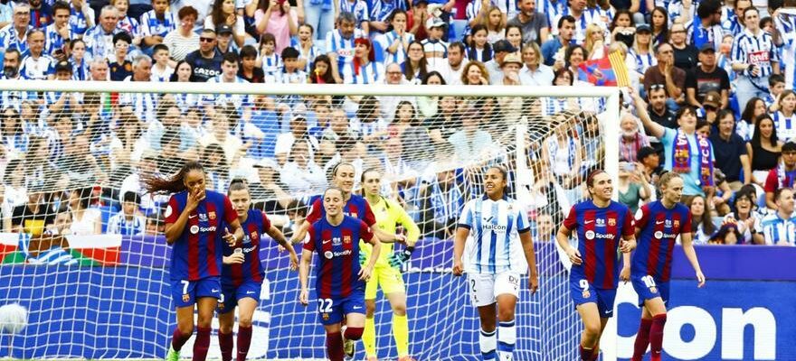 Le Barca fait la fete a La Romareda