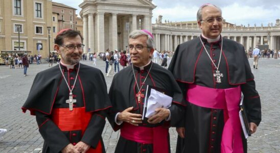 Le Pape sest interesse aux cas dabus sexuels en Espagne